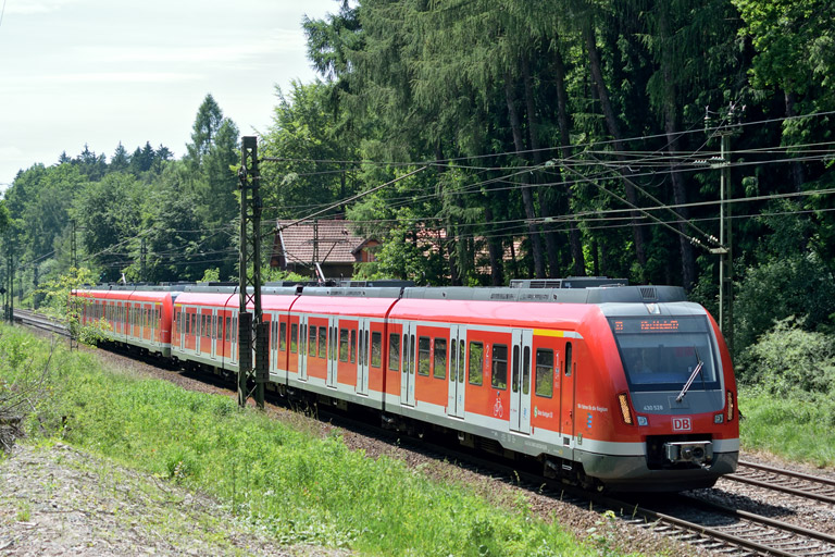 430 528 bei Stuttgart-Rohr (Juni 2014)