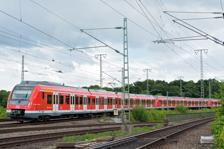 430 548 in Stuttgart-Rohr (Juli 2014)
