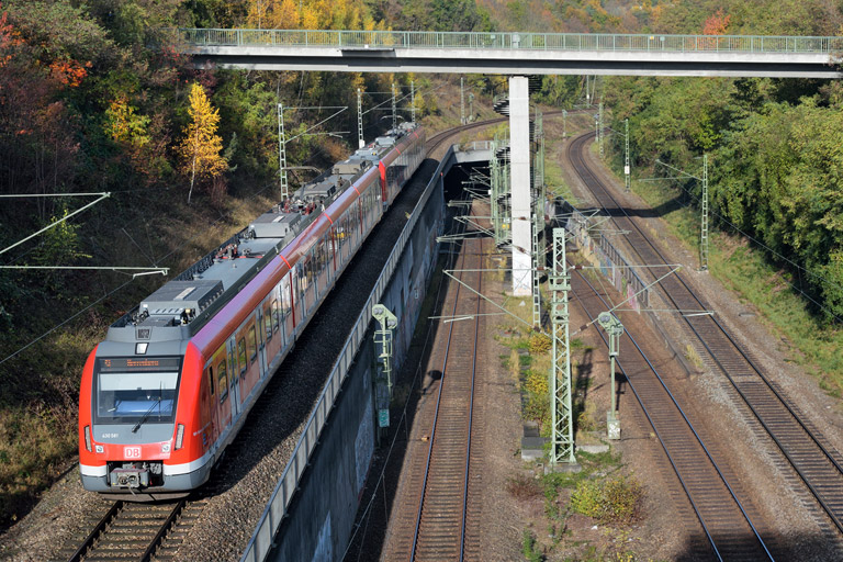 430 581 als S1 bei km 14,0 (November 2014)