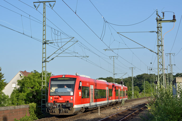 650 004 als Lt 22280 bei km 16,8 (Juni 2014)