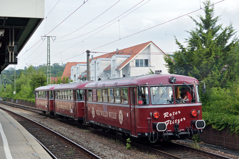 998 554, 998 417 und 798 469 bei km 16,8 (Juni 2014)