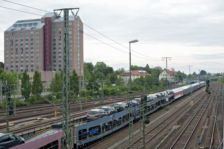 "Autoslaaptrein" DPF-K 13400 bei km 15,8 (August 2014)