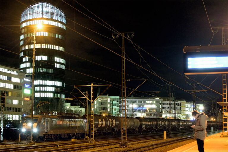 ES 64 F4-107 bei km 15,6 (Dezember 2014)