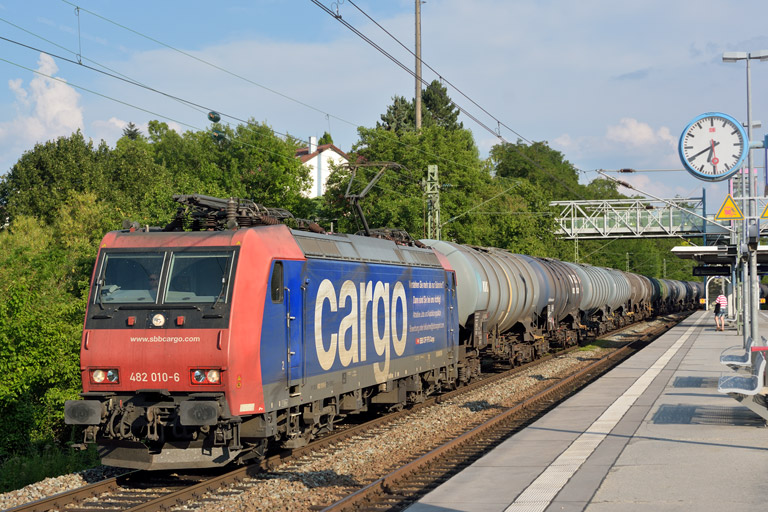 482 010 bei km 14,2 (Juli 2014)