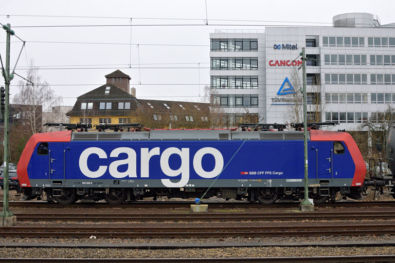 482 026 bei km 15,6 (Dezember 2014)