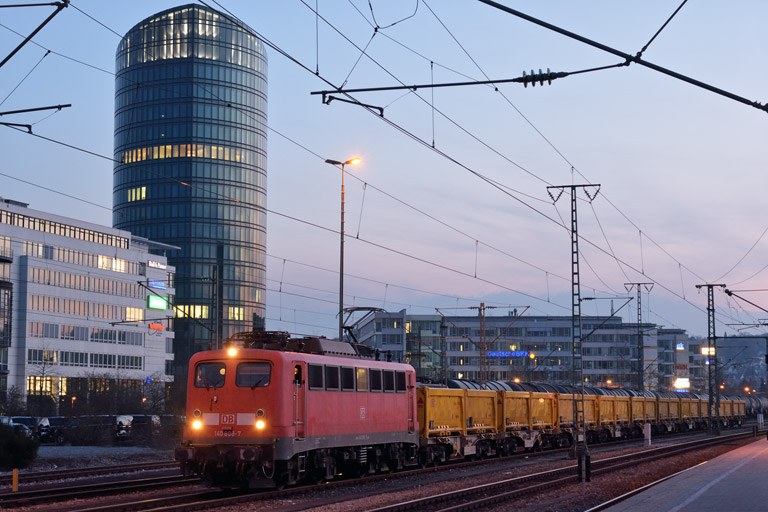 140 808 bei km 15,6 (M&auml;rz 2015)