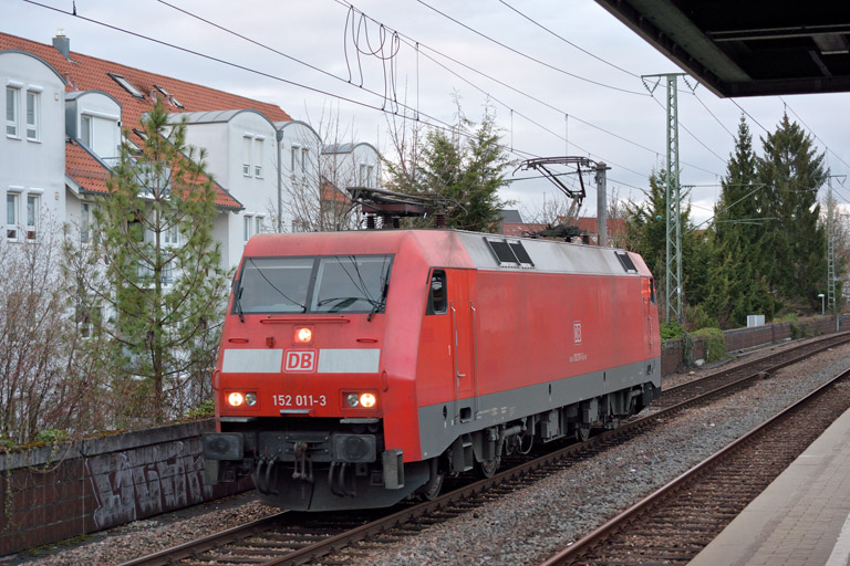 152 011 bei km 16,8 (Dezember 2015)