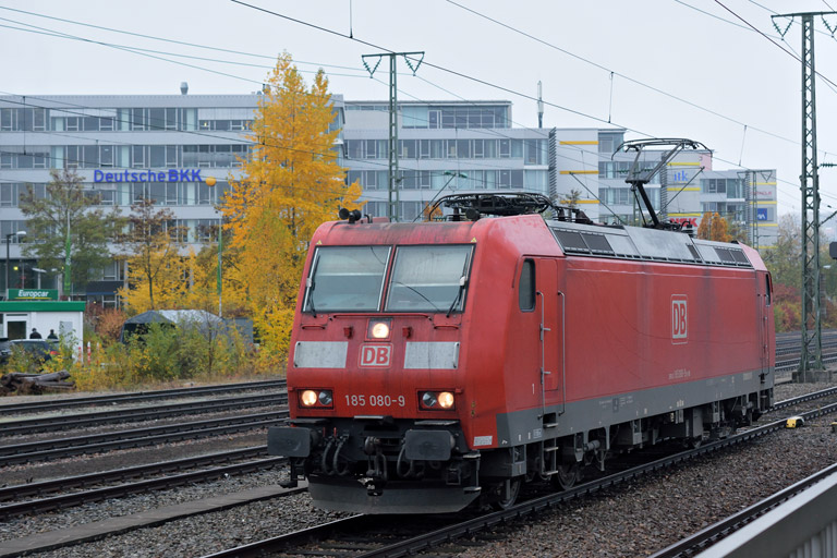 185 080 als T 66699 bei km 15,6 (Oktober 2015)