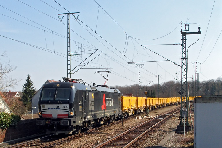 193 854 bei km 16,8 (April 2015)