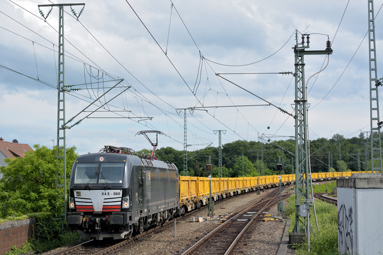 193 860 mit Bauz 83974 bei km 16,8 (Mai 2015)