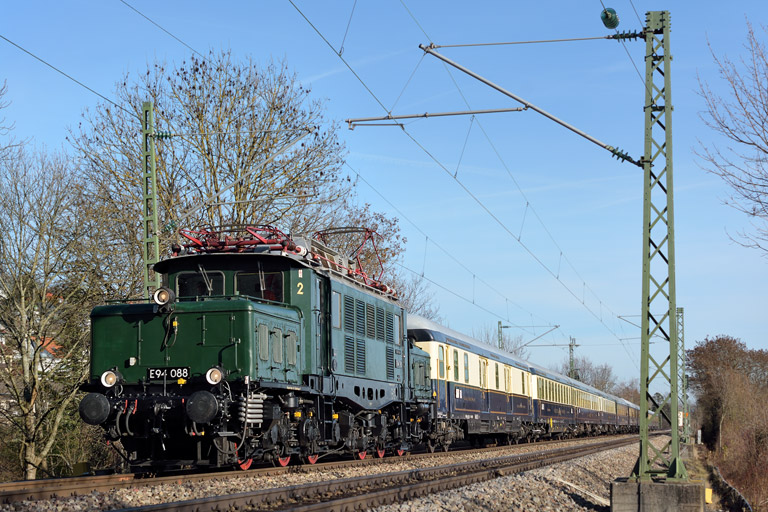 194 088 mit DPF 62163 bei km 12,8 (Dezember 2015)