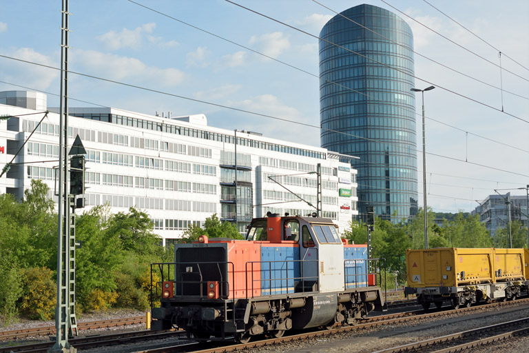 214 006 (ex-DB 212 132) als Bauz 82704 bei km 15,6 (Mai 2015)