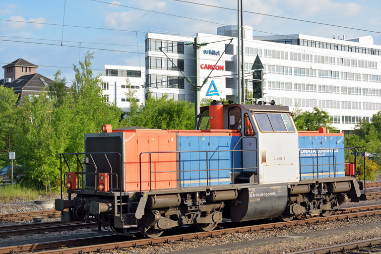214 006 (ex-DB 212 132) als Bauz 82704 bei km 15,6 (Mai 2015)