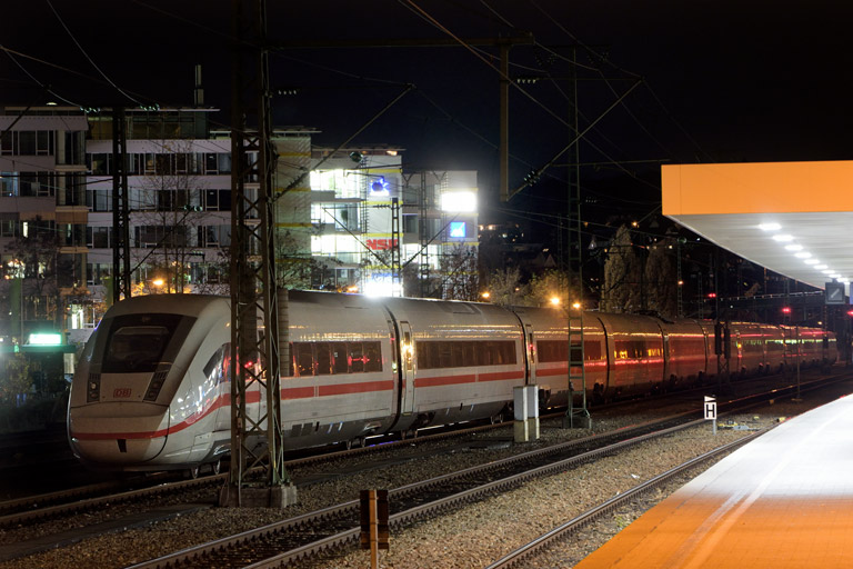 Baureihe 412 (Tz 9002) bei km 15,6 (November 2015)
