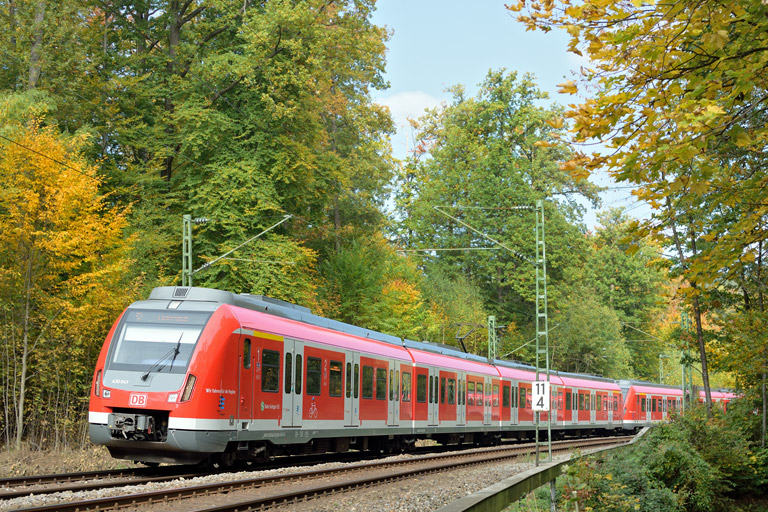 430 043 als S2 bei km 11,4 (Oktober 2015)