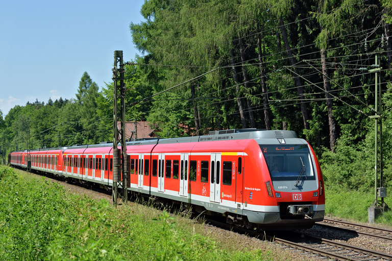 430 074 bei Stuttgart-Rohr (Juni 2015)