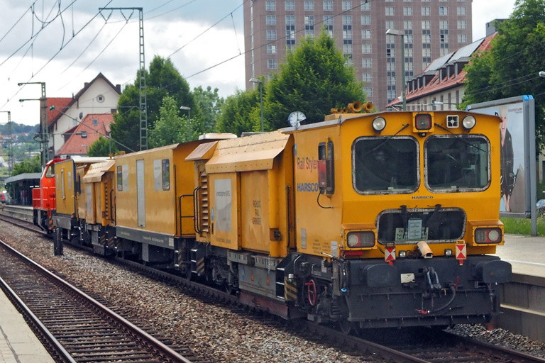Lok der Baureihe G 1206 mit DBV 59890 bei km 15,4 (Mai 2015)