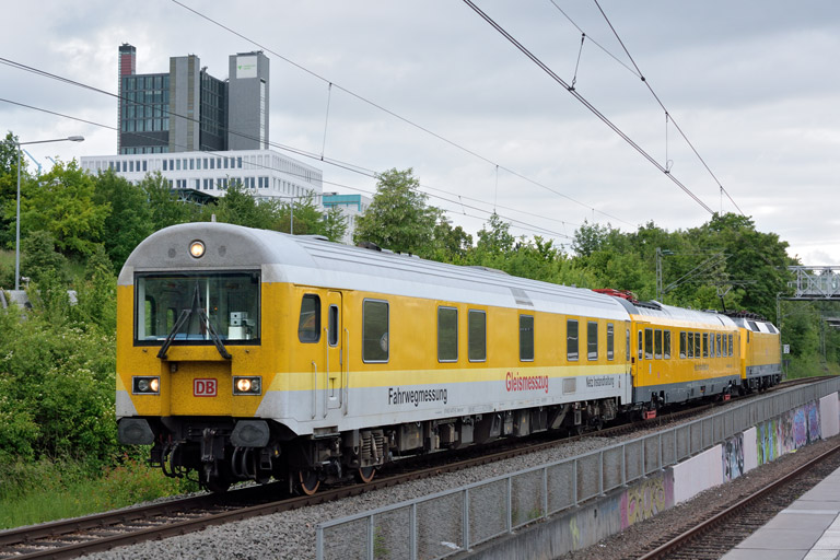 Gleismesszug NbZ 94330 bei km 14,2 (Juni 2015)