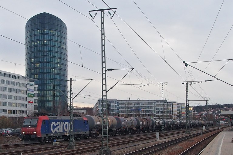 482 005 bei km 15,6 (Januar 2015)