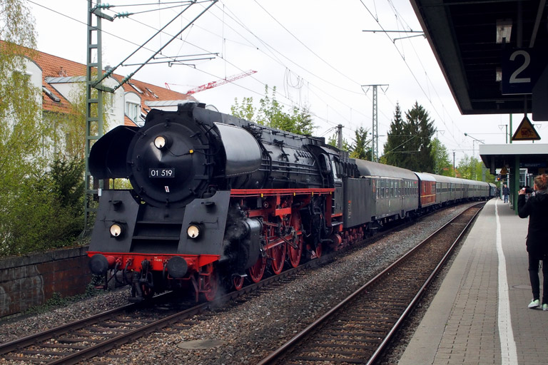 01 519 in Stuttgart-Rohr (April 2016)
