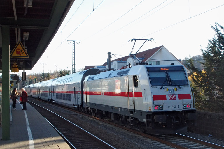146 560 mit Lpf-D 27926 bei km 16,8 (November 2016)
