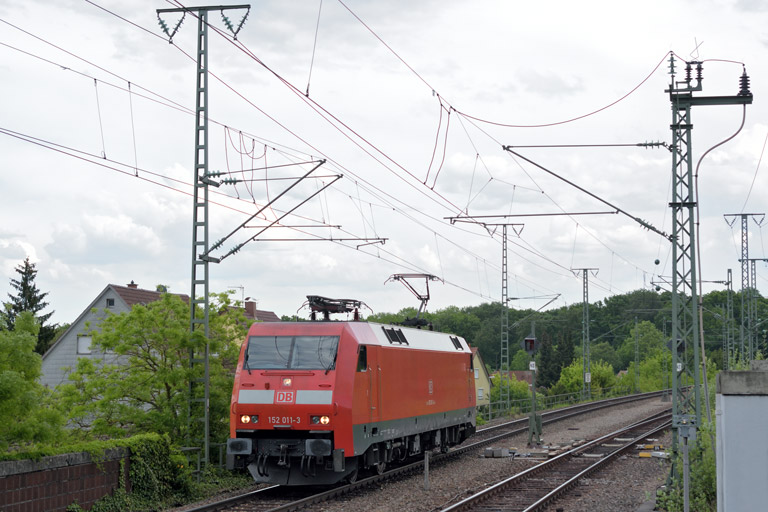 152 011 bei km 16,8 (Mai 2016)