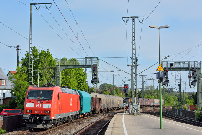 185 061 mit EK 56171 bei km 16,6 (Mai 2016)