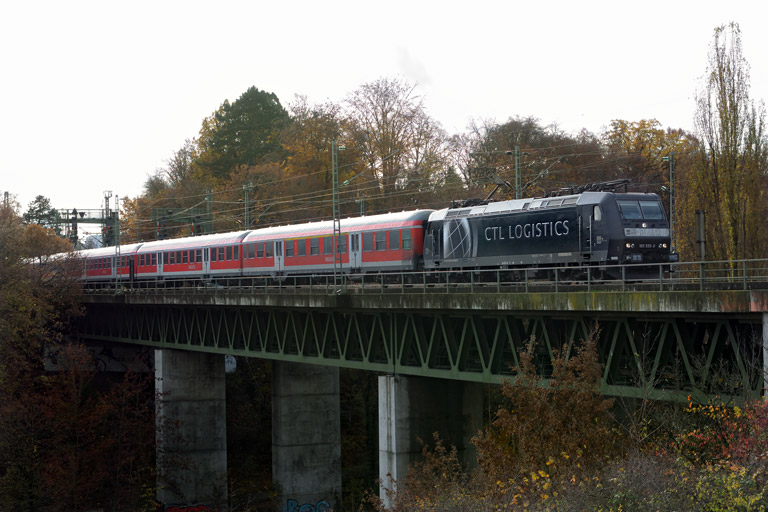 185 555 mit RE 19034 bei km 14,6 (November 2016)