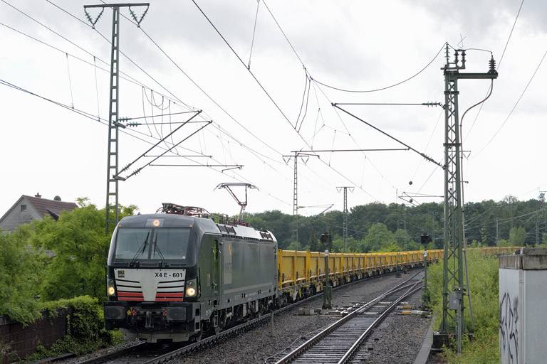 193 601 mit Bauz 69558 bei km 16,8 (Juni 2016)