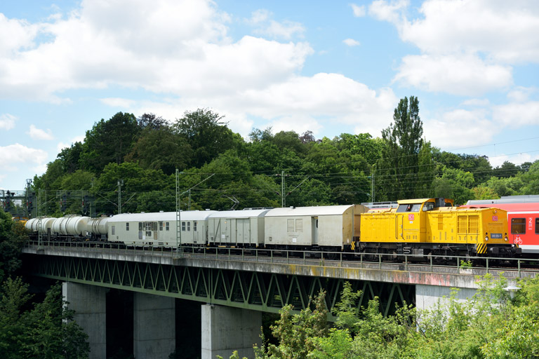 203 315 mit Bauz 91446 bei km 14,6 (Juni 2016)
