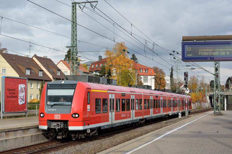 425 802 als Lt 72963 bei km 15,6 (November 2016)