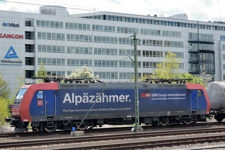 482 013 bei km 15,6 (April 2016)