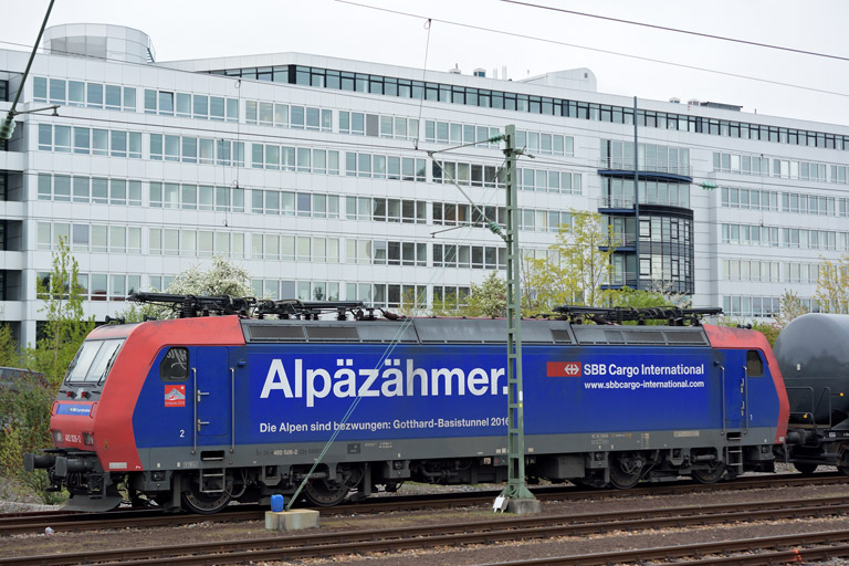 482 026 bei km 15,6 (April 2016)