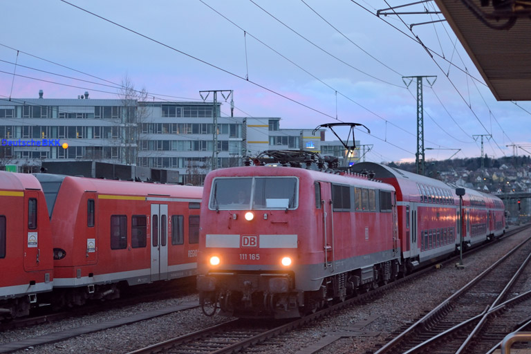 111 165 mit Lr 72904 bei km 15,8 (M&auml;rz 2017)