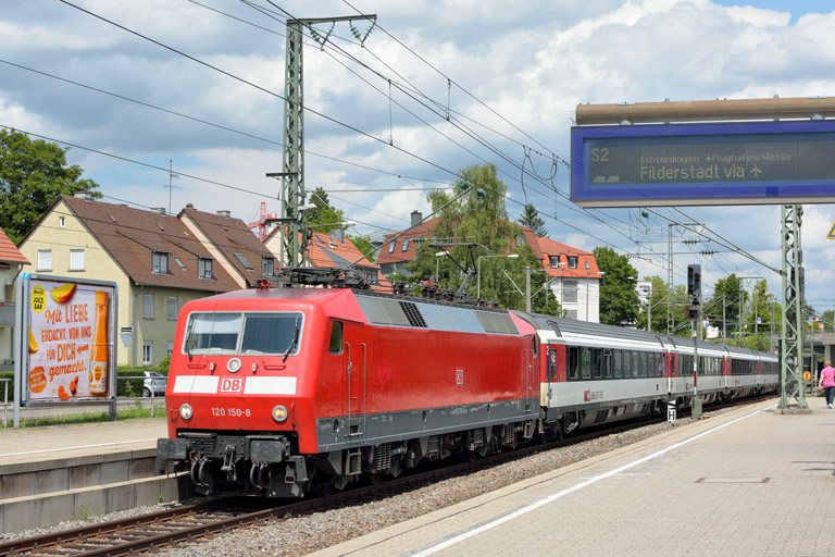 120 150 mit IC 187 bei km 15,8 (Juli 2017)