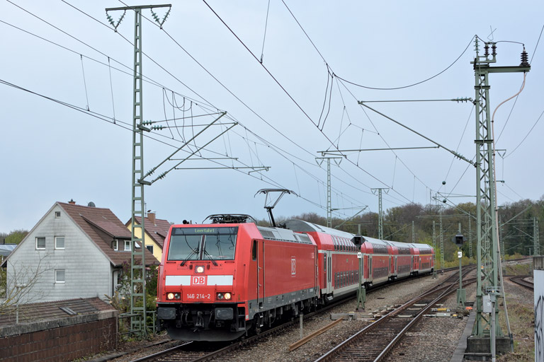 146 214 mit Lr 72904 bei km 16,8 (April 2017)