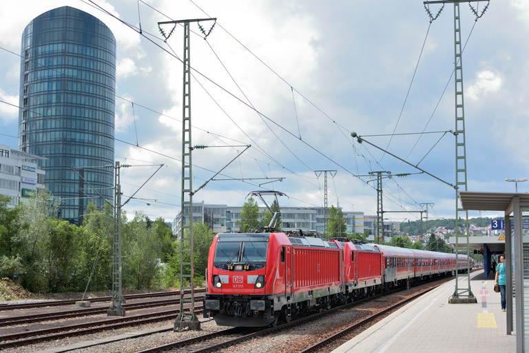 147 015 und 147 001 bei km 15,6 (Juli 2017)