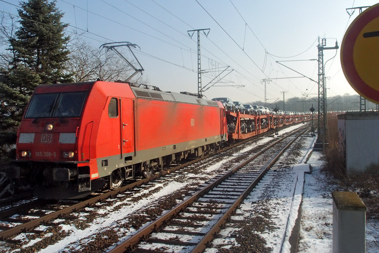 185 398 mit GA 55668 bei km 16,8 (Januar 2017)