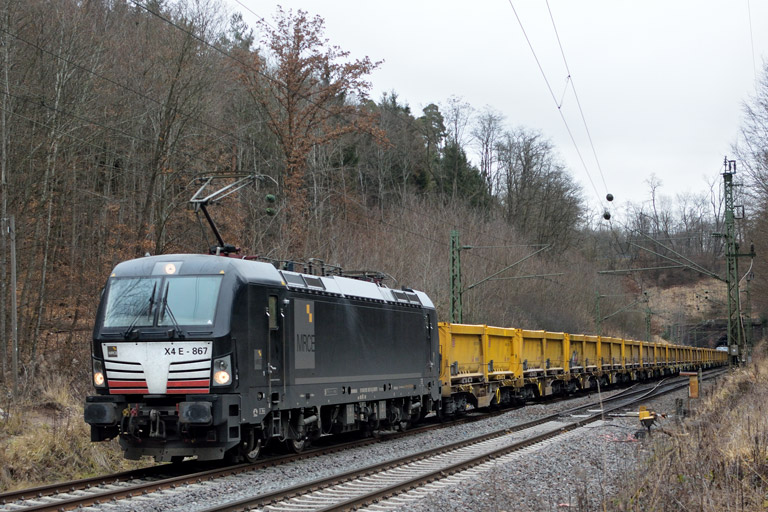 193 867 mit Bauz 52358 bei km 18,2 (Februar 2017)