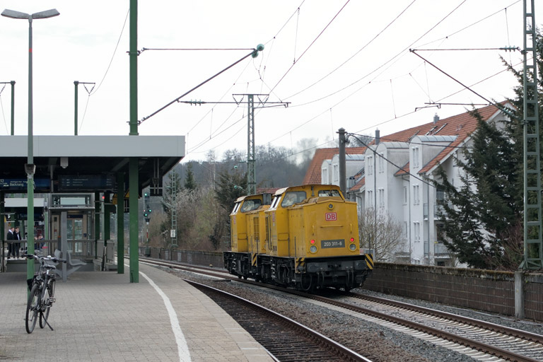 203 310 und 203 311 bei km 16,8 (Februar 2017)