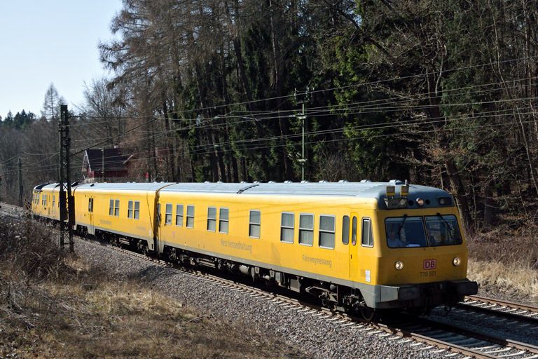 719 001 als NbZ 94354 bei km 18,2 (M&auml;rz 2017)