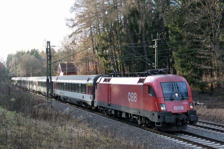 &Ouml;BB 1016 003 mit IC 188 bei km 18,2 (Dezember 2017)
