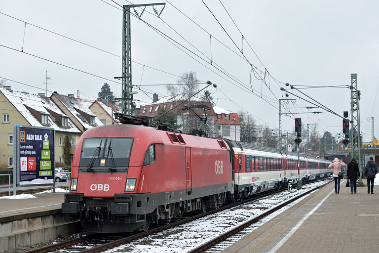 &Ouml;BB 1116 054 mit IC 187 bei km 15,6 (Dezember 2017)