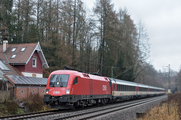 &Ouml;BB 1116 056 mit IC 185 bei km 18,2 (Dezember 2017)