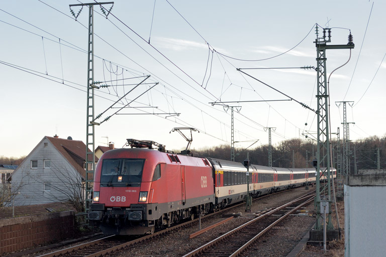 &Ouml;BB 1116 063 mit IC 188 bei km 16,8 (Dezember 2017)