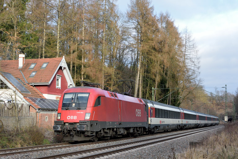 &Ouml;BB 1116 063 mit IC 189 bei km 18,2 (Dezember 2017)