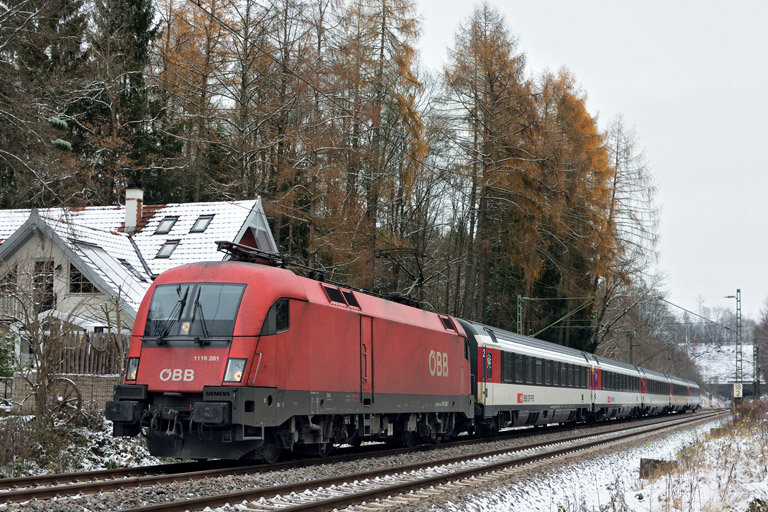 &Ouml;BB 1116 281 mit IC 185 bei km 18,2 (Dezember 2017)