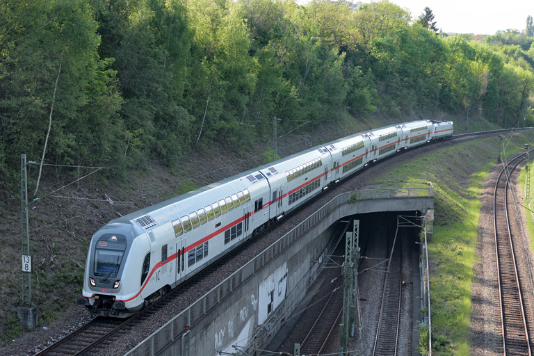 RE 51941 bei km 13,8 (Mai 2017)
