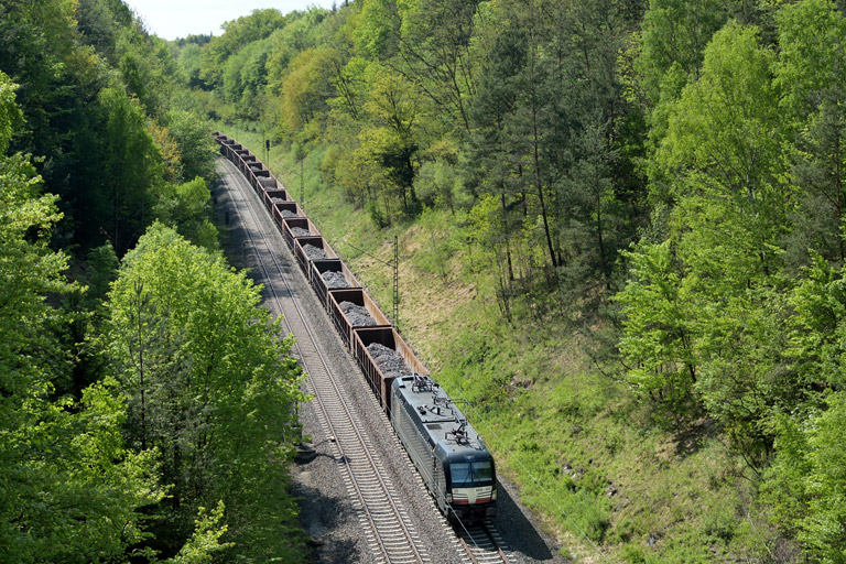 193 613 mit Bauz 91934 bei km 20,6 (April 2018)