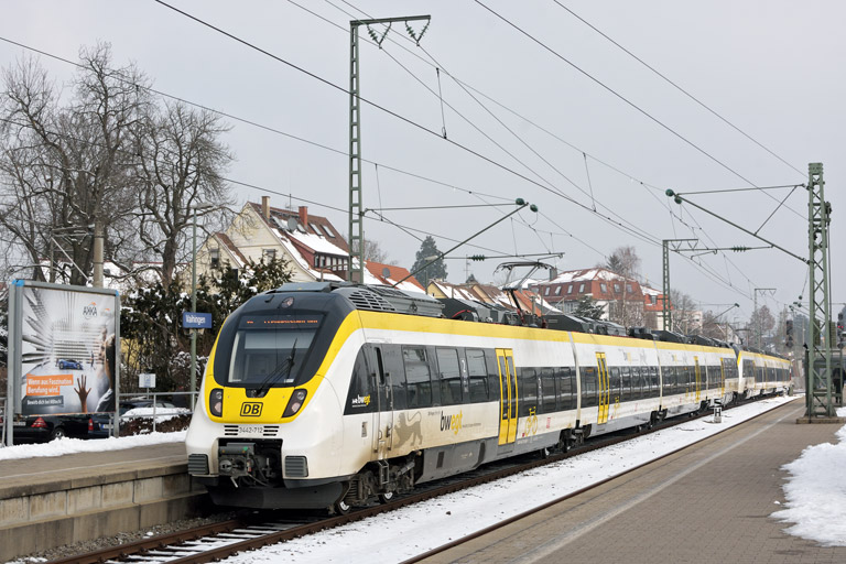 3442 212 und 3442 210 als RE 17607/17657 bei km 15,6 (Februar 2018)